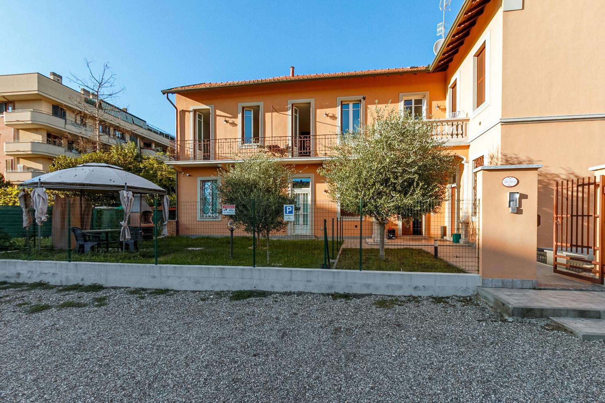 Al 33 Di Via Roma - Apartments Cardano Al Campo Exterior foto