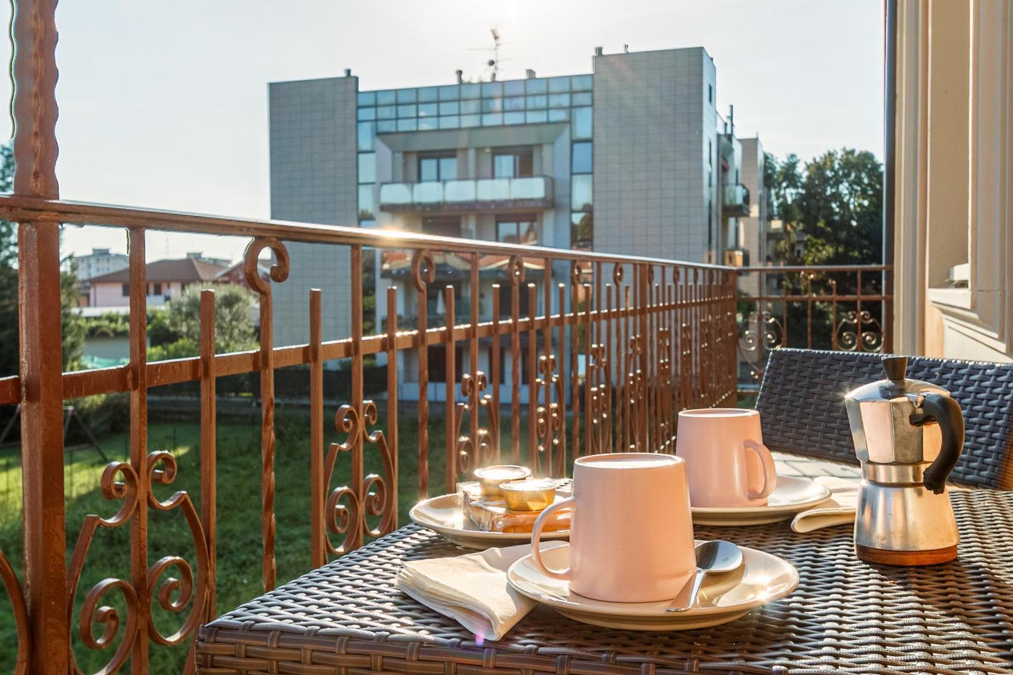 Al 33 Di Via Roma - Apartments Cardano Al Campo Exterior foto